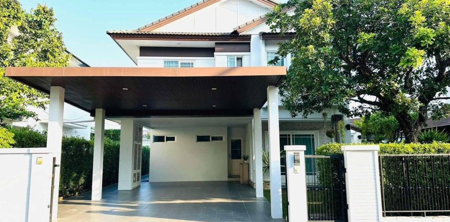 House in Chiang Mai, Thailand 5 bedrooms № 154889