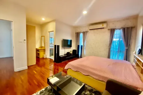 House in Chiang Mai, Thailand 5 bedrooms № 154889 - photo 17