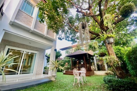 House in Chiang Mai, Thailand 5 bedrooms № 154889 - photo 2