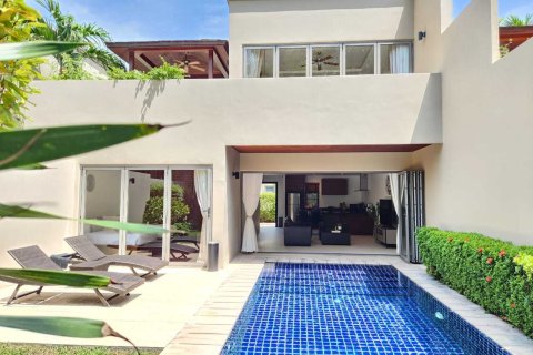 Villa in Phuket, Thailand 2 bedrooms № 149240 - photo 1