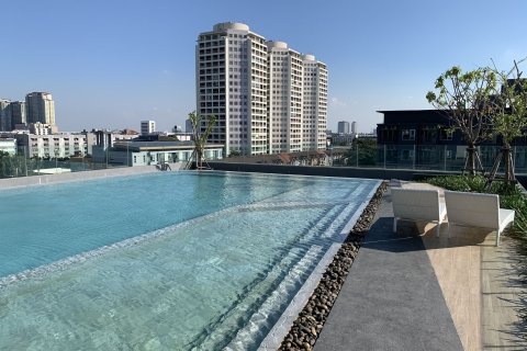 Кондоминиум с 2 спальнями в Бангкапи, Бангкок, Таиланд № 137229 - фото 9