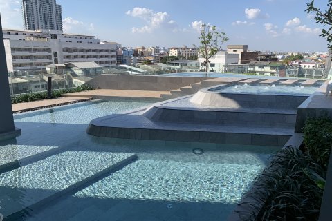 Кондоминиум с 2 спальнями в Бангкапи, Бангкок, Таиланд № 137229 - фото 1