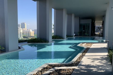 Кондоминиум с 2 спальнями в Бангкапи, Бангкок, Таиланд № 137229 - фото 16
