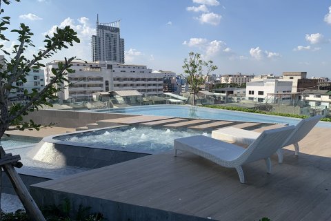 Кондоминиум с 2 спальнями в Бангкапи, Бангкок, Таиланд № 137229 - фото 14