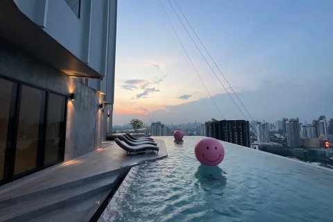 Studio dans le Condo à Khlong Toei, Bangkok, Thaïlande № 137231 - photo 27