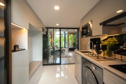 Studio dans le Condo à Khlong Toei, Bangkok, Thaïlande № 137231 - photo 1