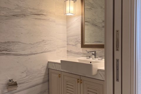 Condo in Watthana, Bangkok, Thailand, 2 bedrooms  № 136831 - photo 9