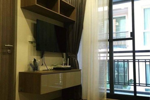 Studio dans le Condo à Watthana, Bangkok, Thaïlande  № 136834 - photo 9