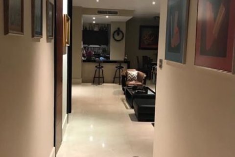 Condo in Bang Rak, Bangkok, Thailand, 2 bedrooms № 136832 - photo 3