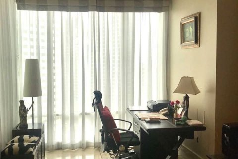 Condo in Bang Rak, Bangkok, Thailand, 2 bedrooms № 136832 - photo 11