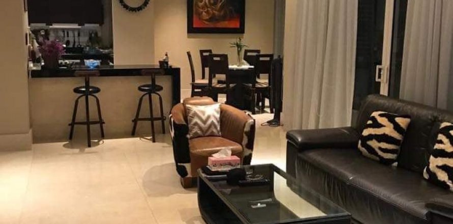 Condo in Bang Rak, Bangkok, Thailand, 2 bedrooms № 136832