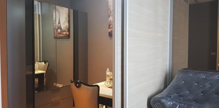 Studio in the Condo in Khlong Toei, Bangkok, Thailand  № 157015