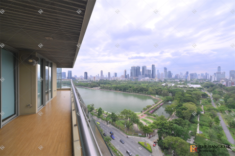Condo in Bangkok, Thailand, 3 bedrooms № 184394 - photo 3