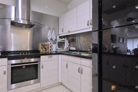 Condo in Bangkok, Thailand, 3 bedrooms № 184394 - photo 4