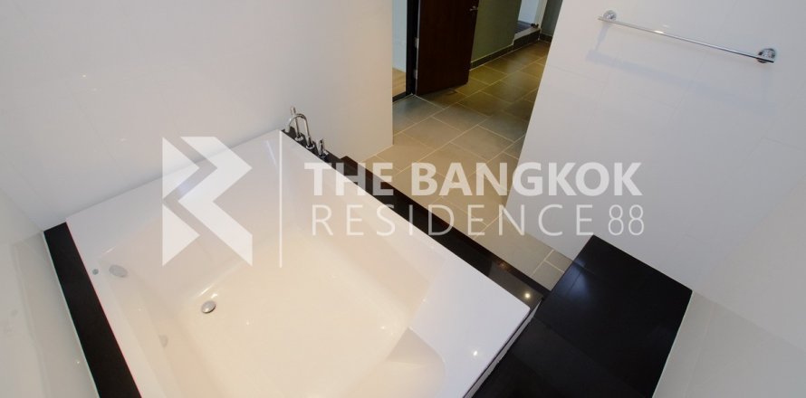Condo in Bangkok, Thailand, 2 bedrooms № 184398