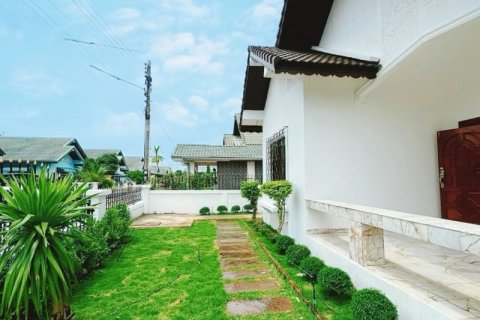 House in Pattaya, Thailand 2 bedrooms № 157779 - photo 2