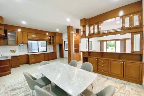 House in Pattaya, Thailand 2 bedrooms № 157779 - photo 15