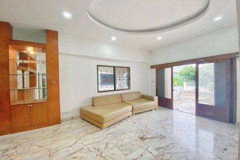 House in Pattaya, Thailand 2 bedrooms № 157779 - photo 13
