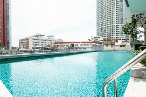 Condo in Bangkok, Thailand, 2 bedrooms  № 157783 - photo 2