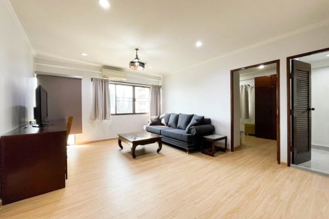 Condo in Bangkok, Thailand, 2 bedrooms  № 157784 - photo 7