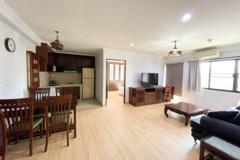 Condo in Bangkok, Thailand, 2 bedrooms  № 157784 - photo 6