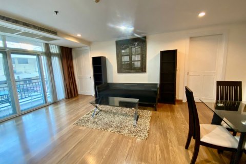 Condo in Bangkok, Thailand, 3 bedrooms  № 157782 - photo 2
