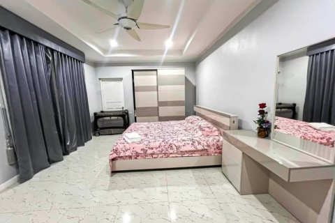 House in Pattaya, Thailand 6 bedrooms № 157778 - photo 10