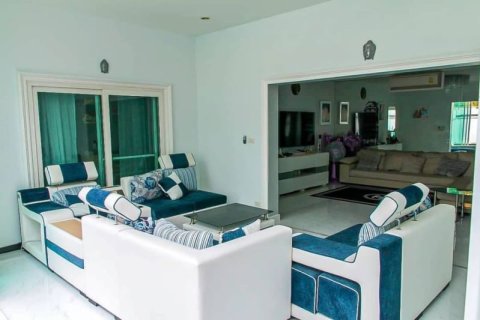 House in Pattaya, Thailand 6 bedrooms № 157778 - photo 7