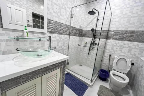 House in Pattaya, Thailand 6 bedrooms № 157778 - photo 16