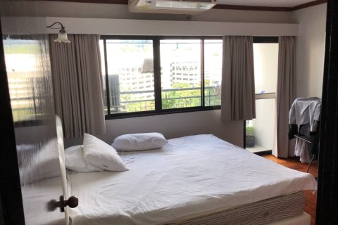 Condo in Bangkok, Thailand, 2 bedrooms  № 157781 - photo 1