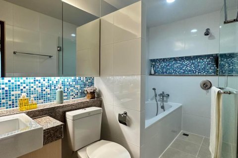 Condo in Bangkok, Thailand, 2 bedrooms  № 157624 - photo 9