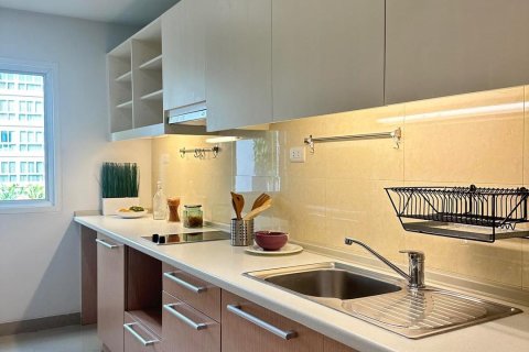 Condo in Bangkok, Thailand, 2 bedrooms  № 157624 - photo 7