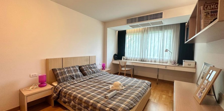 Condo in Bangkok, Thailand, 2 bedrooms  № 157624