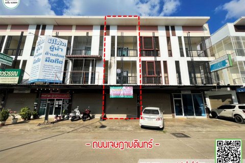 Townhouse à Uttaradit, Thaïlande 3 chambres № 156983