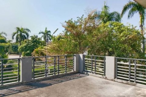 House in Hang Dong, Thailand 4 bedrooms № 160384 - photo 9