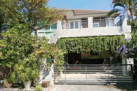 House in Hang Dong, Thailand 4 bedrooms № 160384