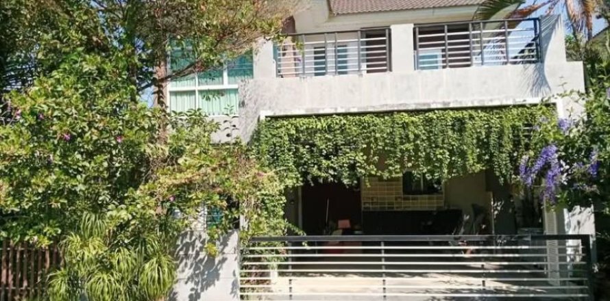 House in Hang Dong, Thailand 4 bedrooms № 160384