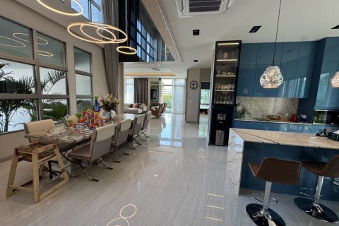 House in Lat Krabang, Bangkok, Thailand 4 bedrooms № 160381 - photo 3