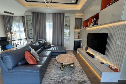 House in Lat Krabang, Bangkok, Thailand 4 bedrooms № 160381 - photo 6