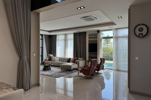 House in Lat Krabang, Bangkok, Thailand 4 bedrooms № 160381 - photo 5
