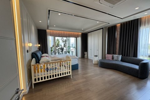 House in Lat Krabang, Bangkok, Thailand 4 bedrooms № 160381 - photo 25