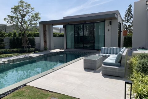 House in Lat Krabang, Bangkok, Thailand 4 bedrooms № 160381 - photo 30