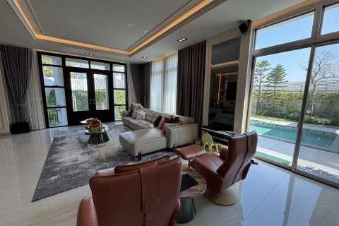 House in Lat Krabang, Bangkok, Thailand 4 bedrooms № 160381 - photo 13