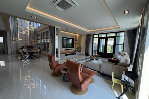 House in Lat Krabang, Bangkok, Thailand 4 bedrooms № 160381 - photo 4