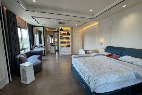 House in Lat Krabang, Bangkok, Thailand 4 bedrooms № 160381 - photo 21