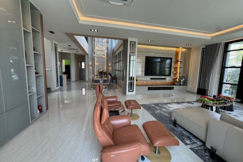 House in Lat Krabang, Bangkok, Thailand 4 bedrooms № 160381 - photo 8