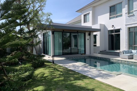 House in Lat Krabang, Bangkok, Thailand 4 bedrooms № 160381