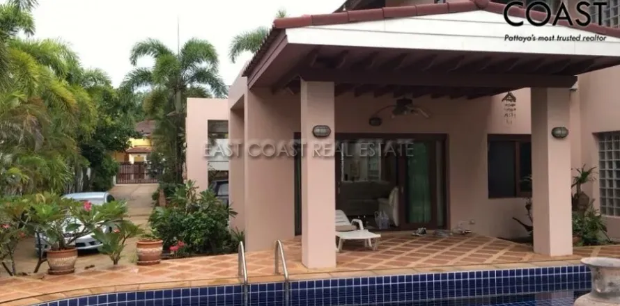 Casa de 4 dormitorios en Pattaya, Tailandia № 212901