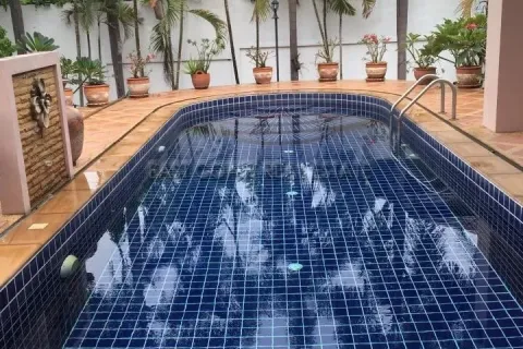 Casa de 4 dormitorios en Pattaya, Tailandia № 212901 - foto 18