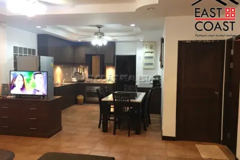 Casa de 4 dormitorios en Pattaya, Tailandia № 212901 - foto 3